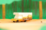 Drevené autíčko Candylab Toys Candycar Arizona karavan
