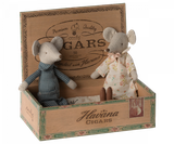 Maileg: Myšky Babka a Dedko v cigarovej škatuľke